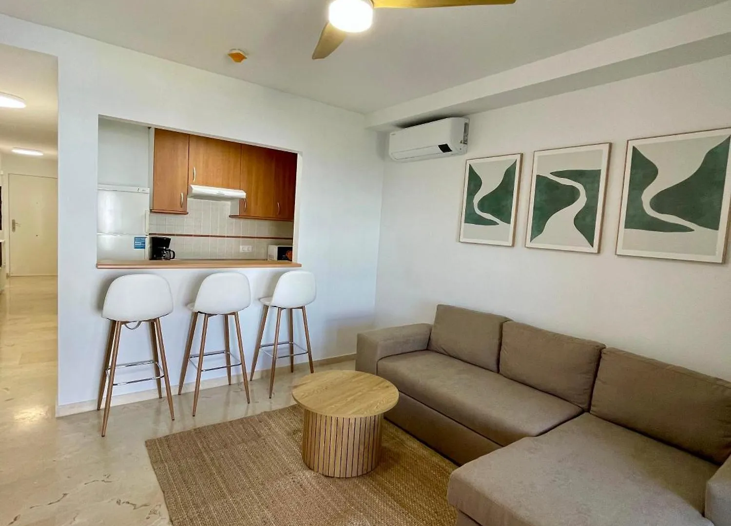 Beachside Vacation Apartment In Casares Playa San Luis de Sabinillas