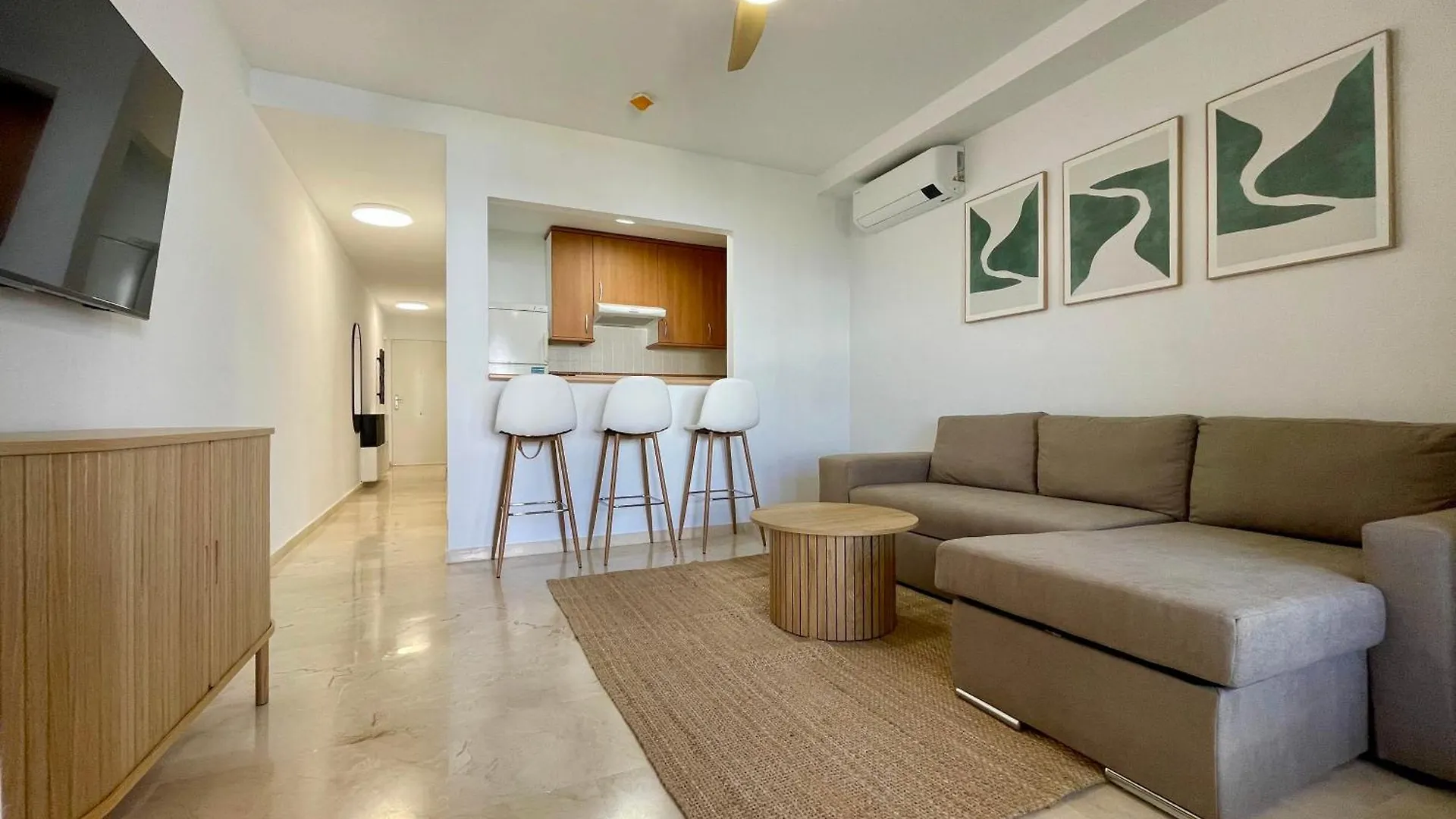 Beachside Vacation Apartment In Casares Playa San Luis de Sabinillas