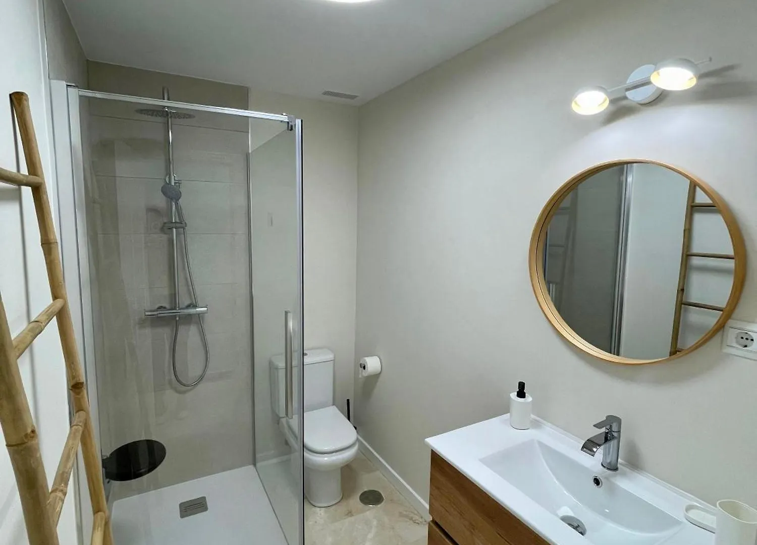 Beachside Vacation Apartment In Casares Playa San Luis de Sabinillas Spain