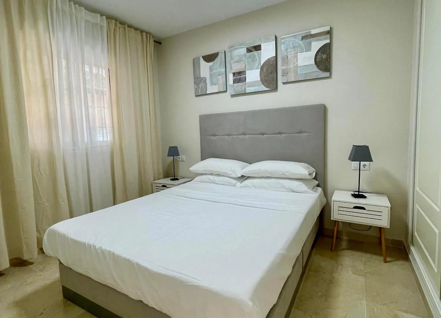 Beachside Vacation Apartment In Casares Playa San Luis de Sabinillas