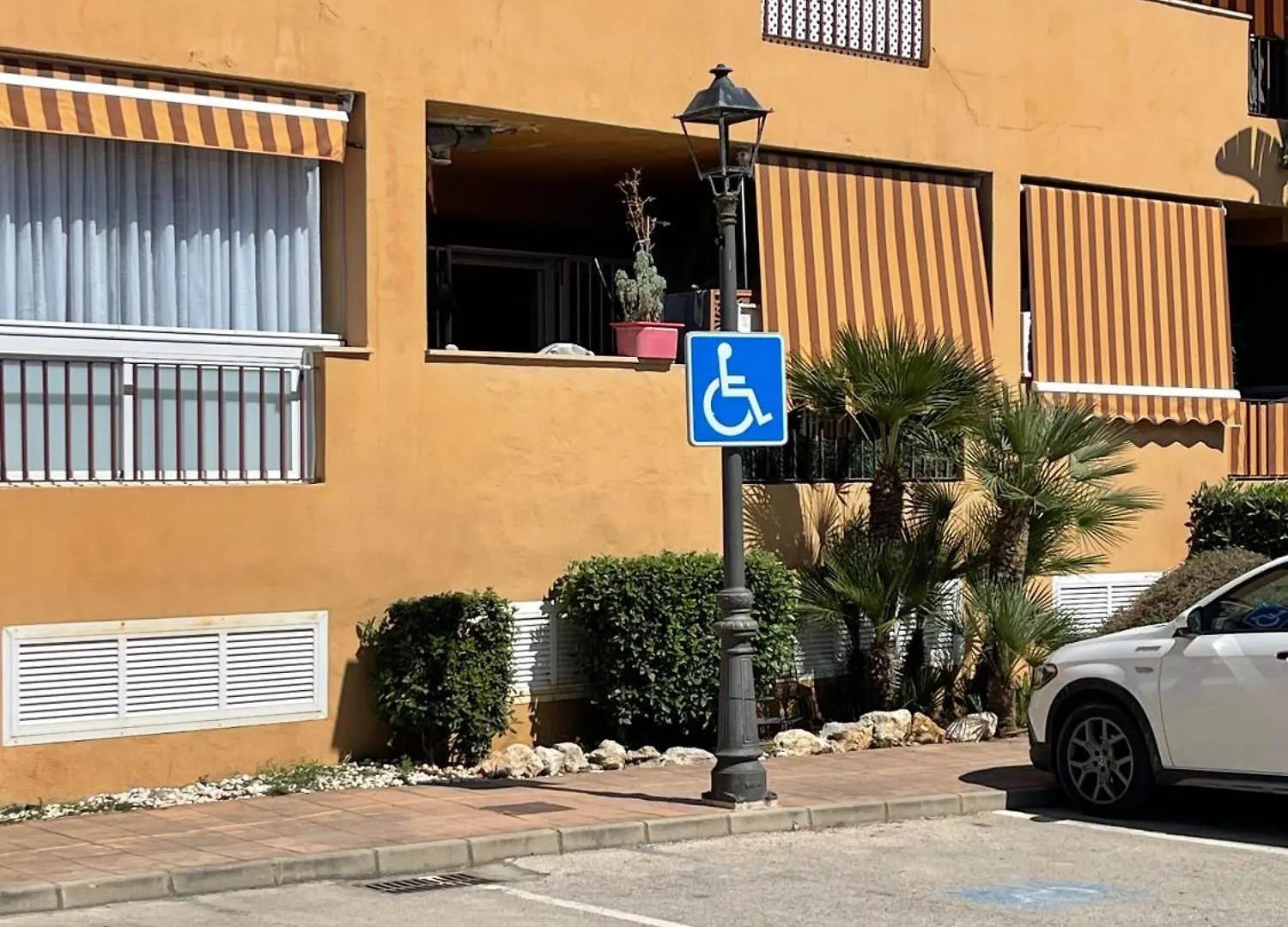 Beachside Vacation Apartment In Casares Playa San Luis de Sabinillas